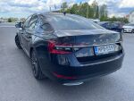 Skoda Superb 2023 Musta