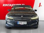 Skoda Superb 2023 Musta