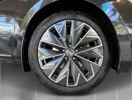 Skoda Superb 2023 Musta