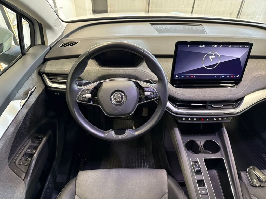 Skoda Enyaq 2023 Valkoinen