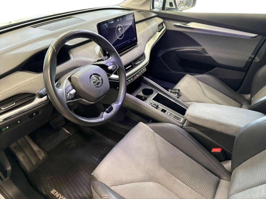 Skoda Enyaq 2023 Valkoinen