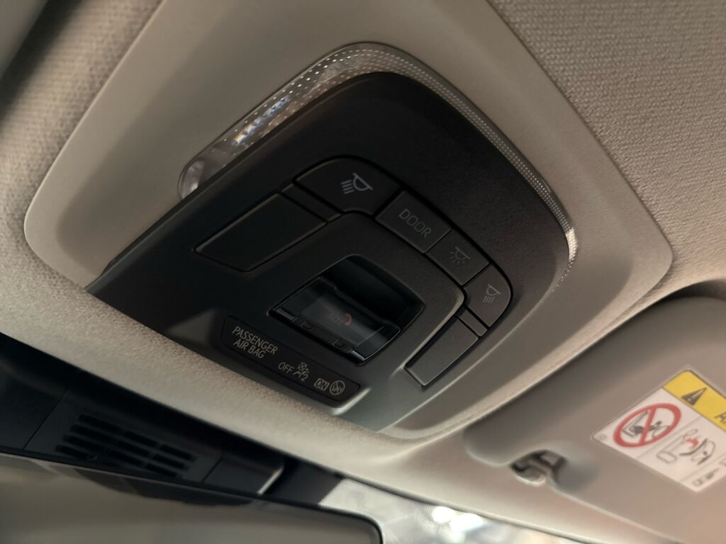 Toyota Corolla 2024 Musta