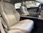 Volvo V90 2024 Musta