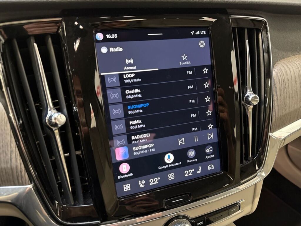 Volvo V90 2024 Musta