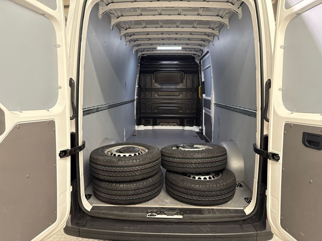 Volkswagen Crafter 2023 Valkoinen