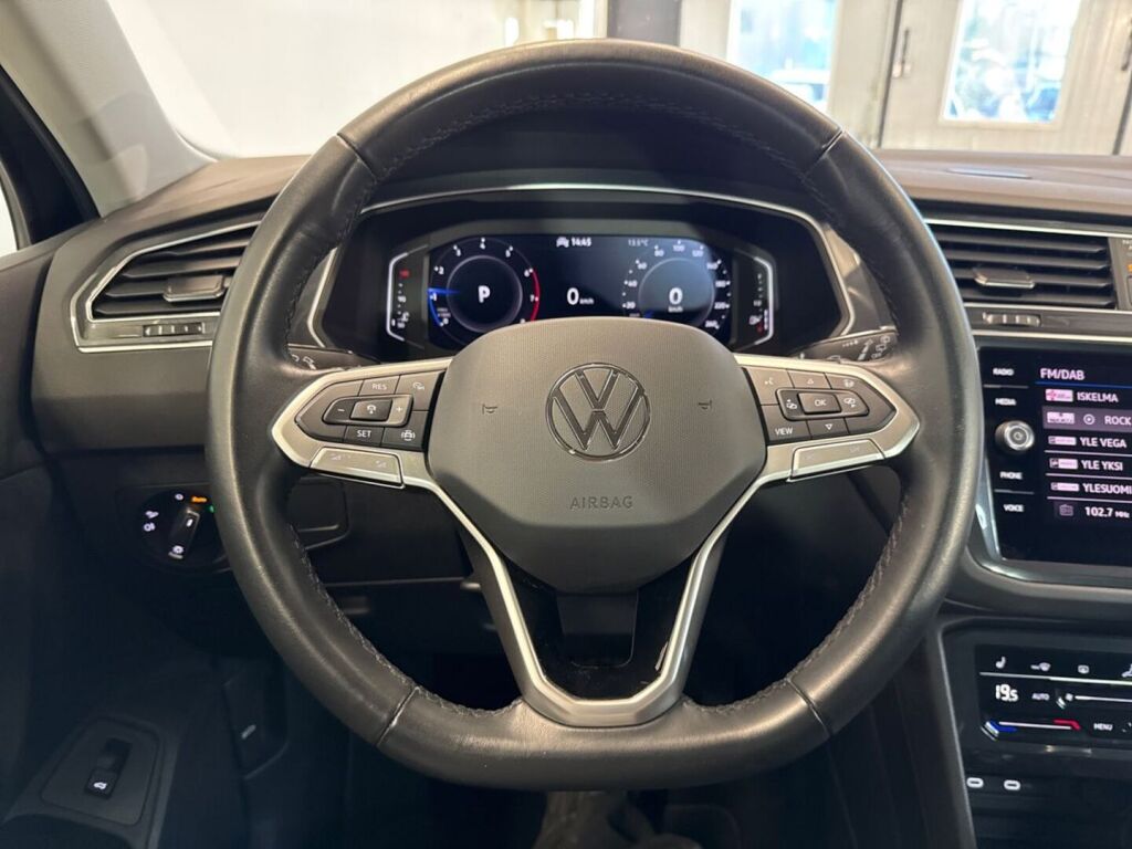 Volkswagen Tiguan 2023 Musta