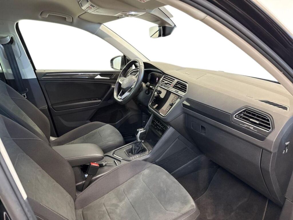 Volkswagen Tiguan 2023 Musta