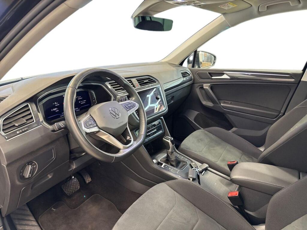 Volkswagen Tiguan 2023 Musta