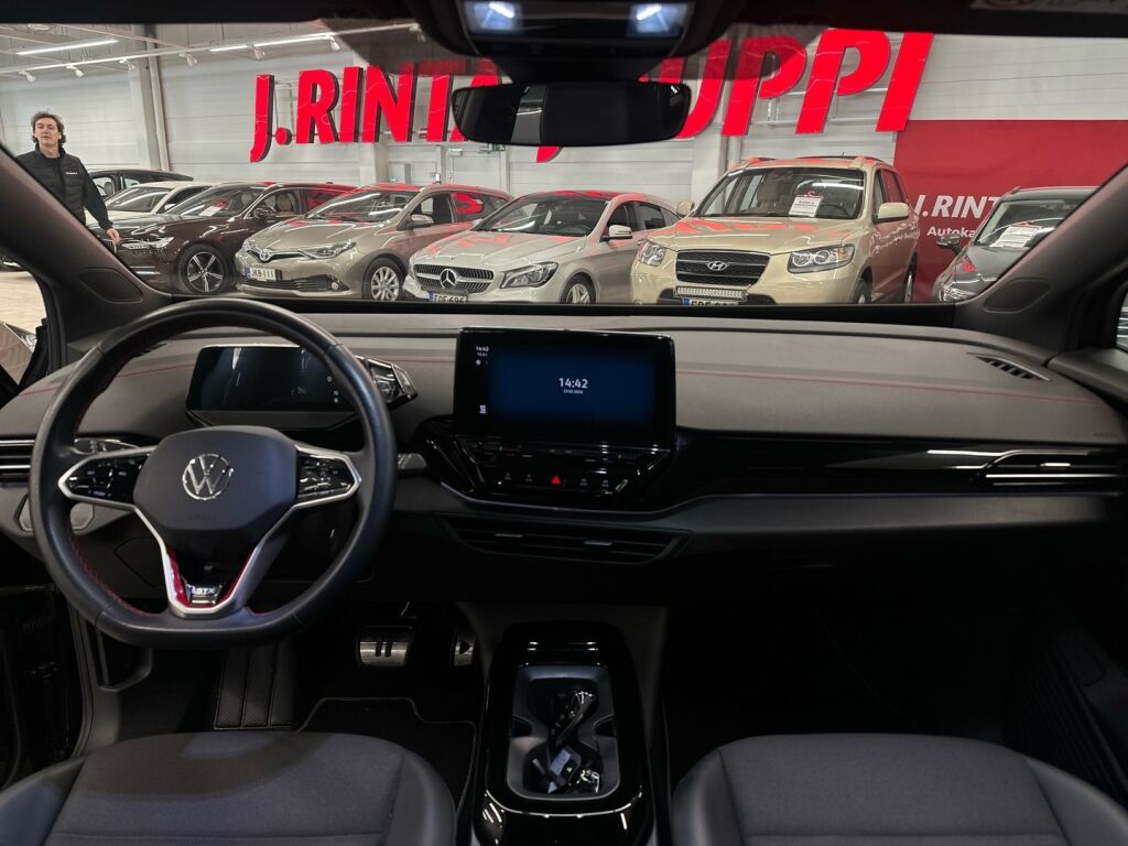 Volkswagen ID.4 2023 Musta