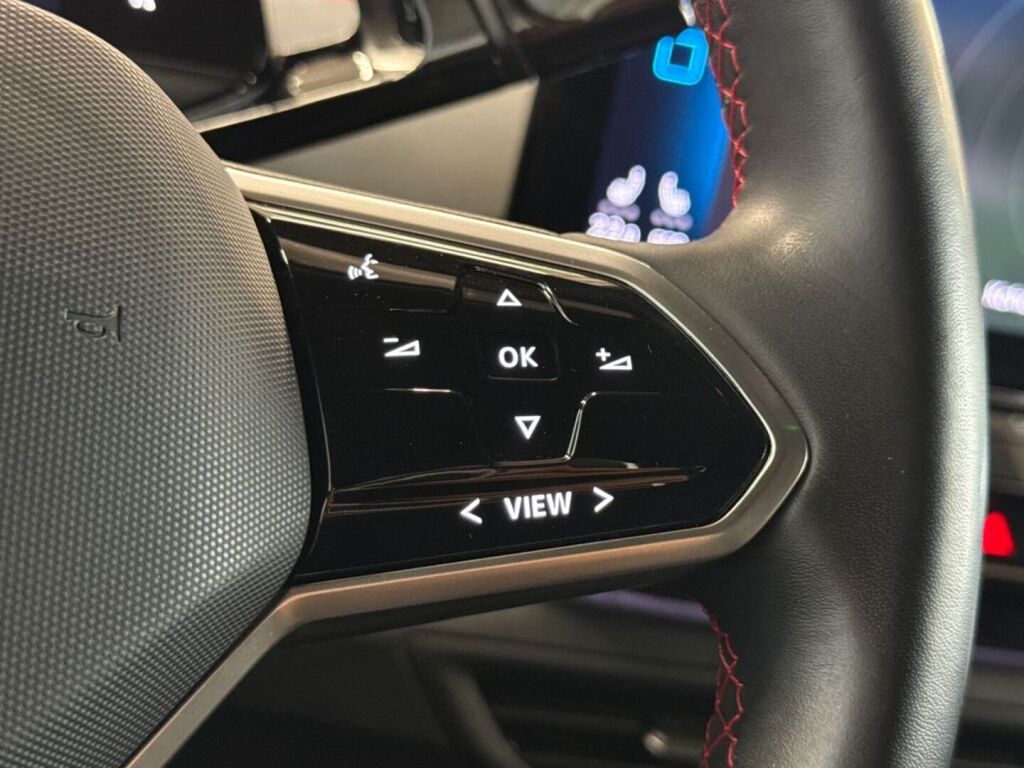 Volkswagen ID.4 2023 Musta