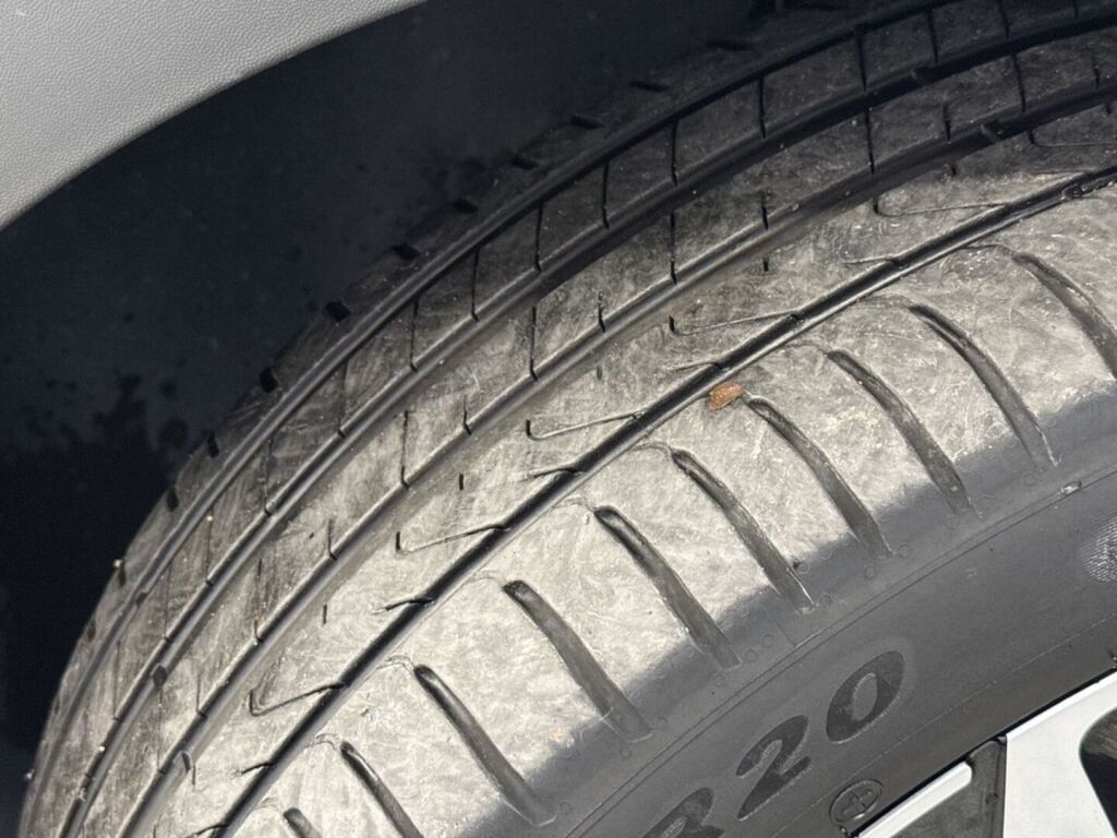 Volkswagen ID.4 2023 Musta