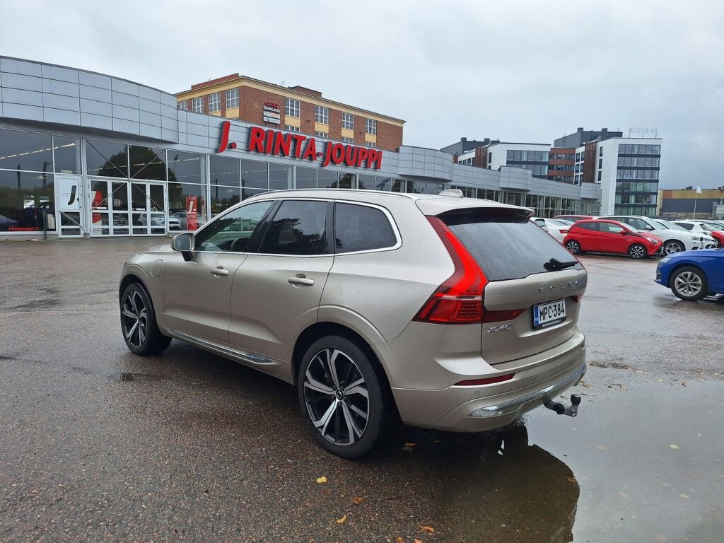 Volvo XC60 2024 Ruskea (beige)