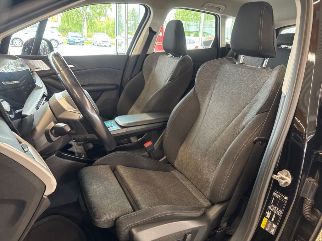 BMW 225 2023 Musta
