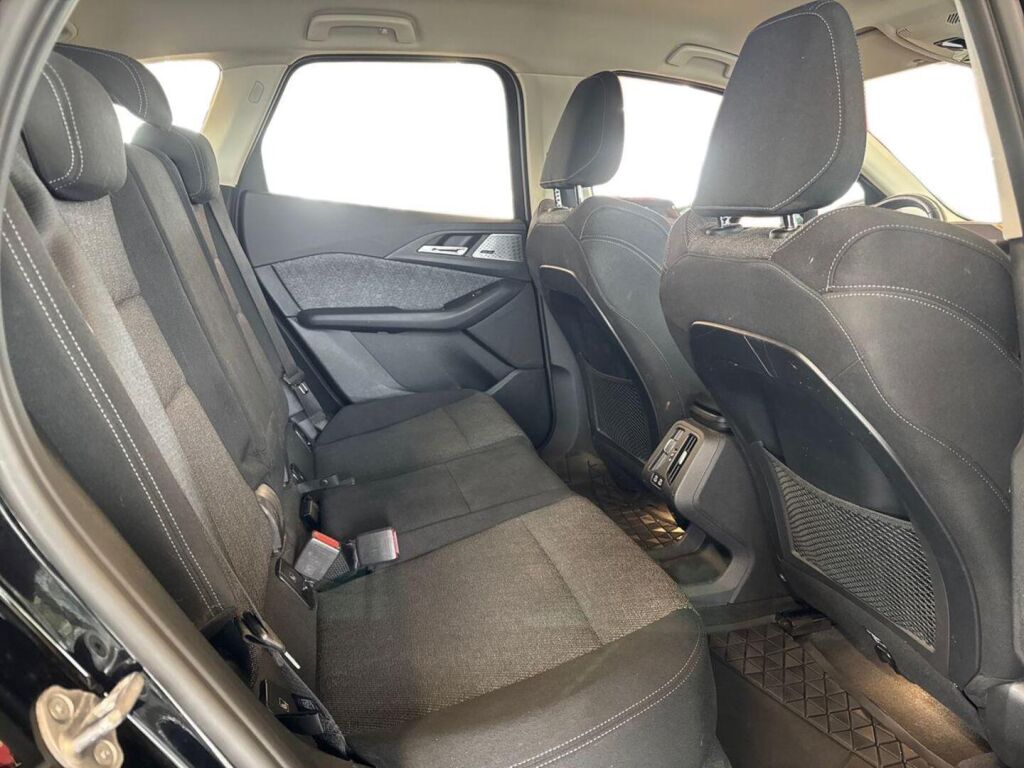 BMW 225 2023 Musta