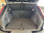 Volvo XC40 2023 Musta