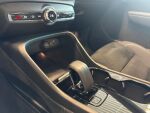 Volvo XC40 2023 Musta