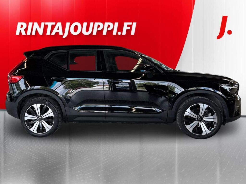 Volvo XC40 2023 Musta