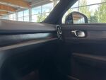 Volvo XC40 2023 Musta
