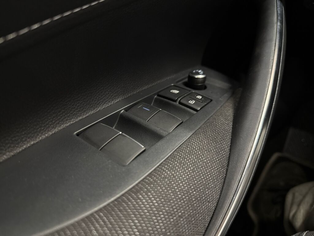 Toyota Corolla 2023 Valkoinen