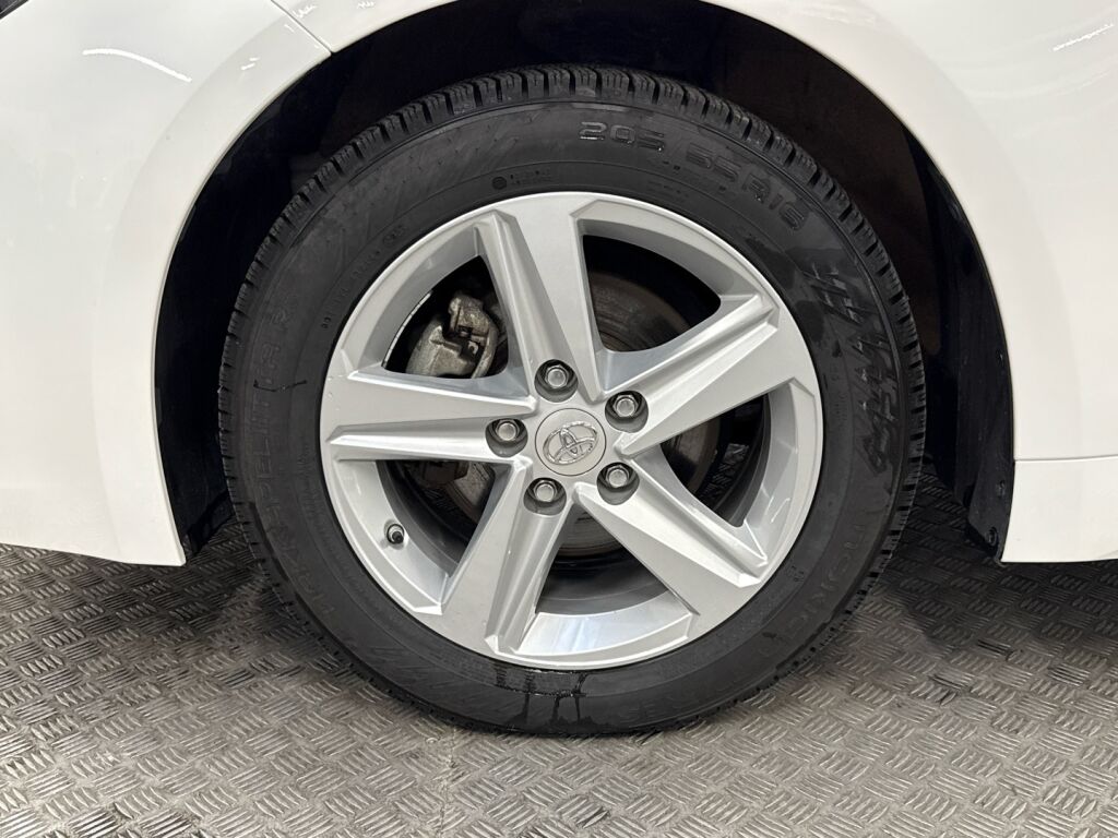 Toyota Corolla 2023 Valkoinen