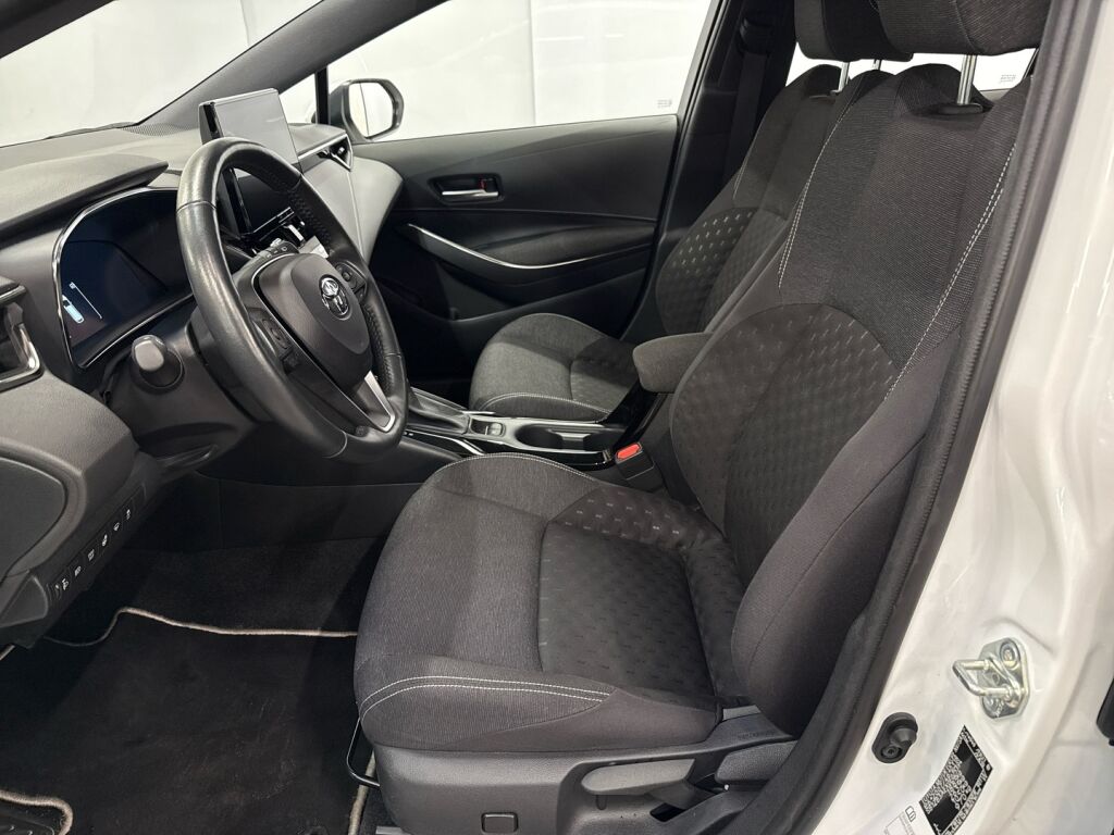 Toyota Corolla 2023 Valkoinen