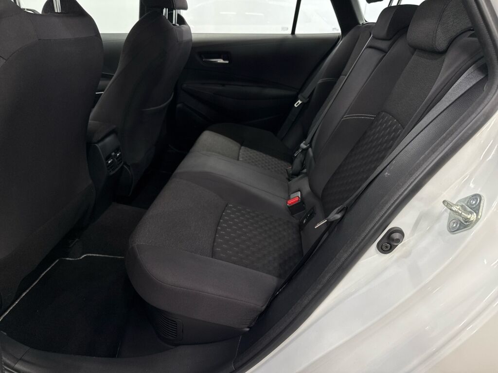 Toyota Corolla 2023 Valkoinen