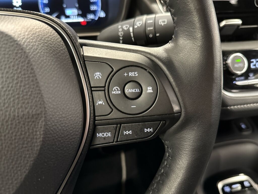 Toyota Corolla 2023 Valkoinen