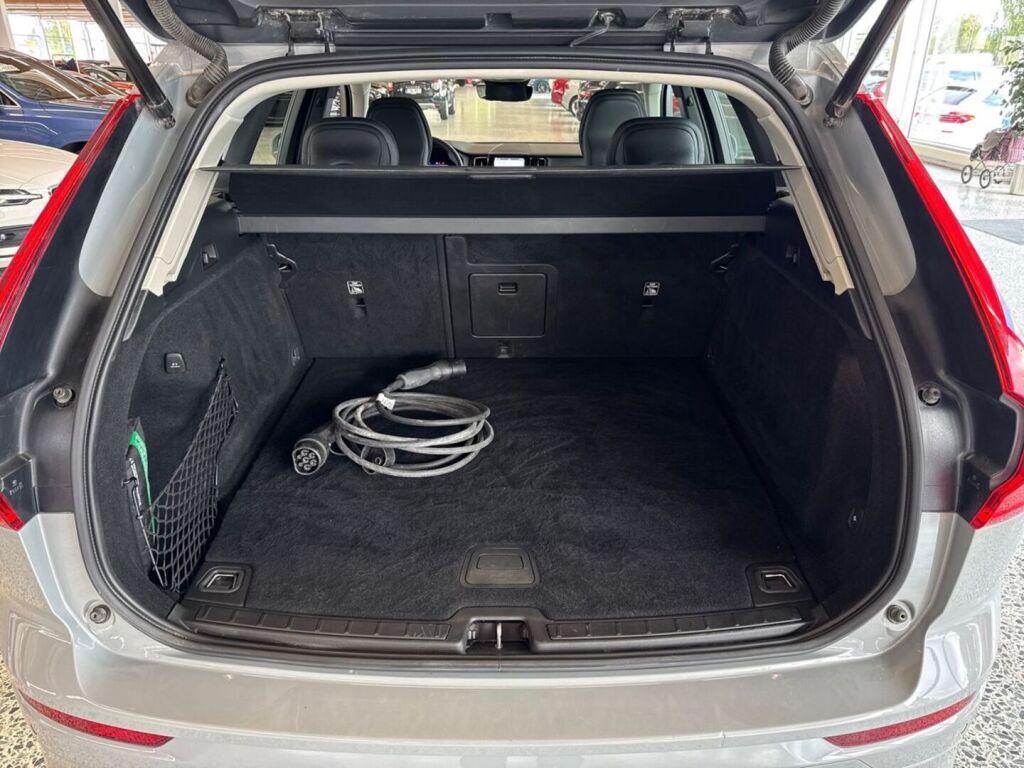 Volvo XC60 2023 Harmaa