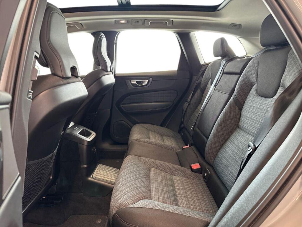 Volvo XC60 2023 Harmaa