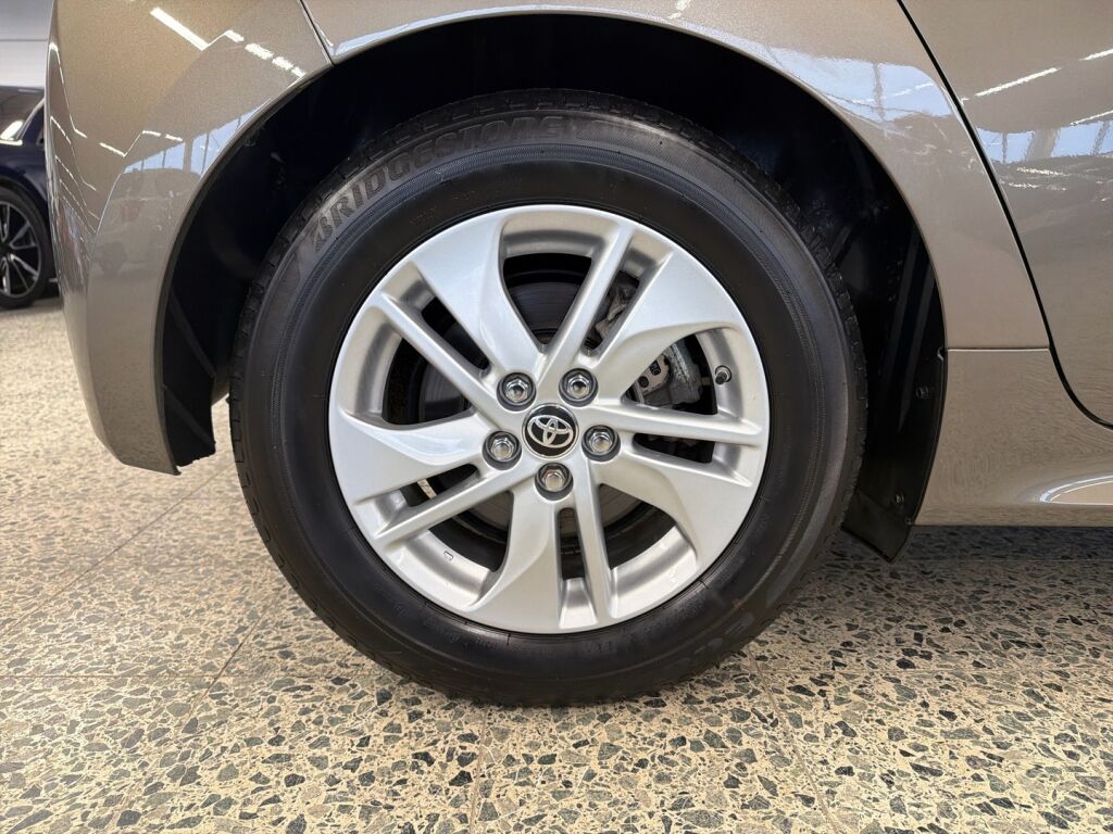 Toyota Yaris 2023 Ruskea (beige)
