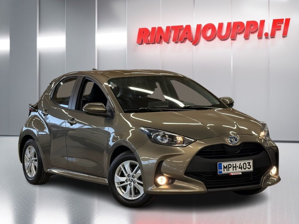 Toyota Yaris 2023 Ruskea (beige)
