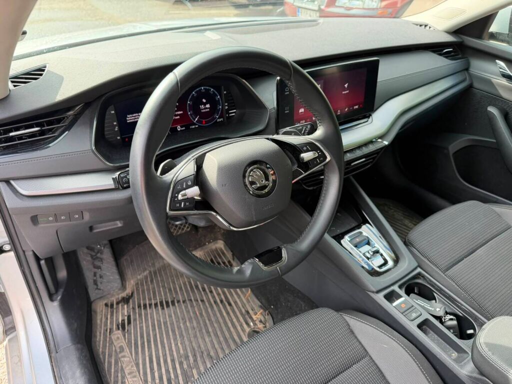 Skoda Octavia 2023 Harmaa