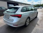 Skoda Octavia 2023 Harmaa