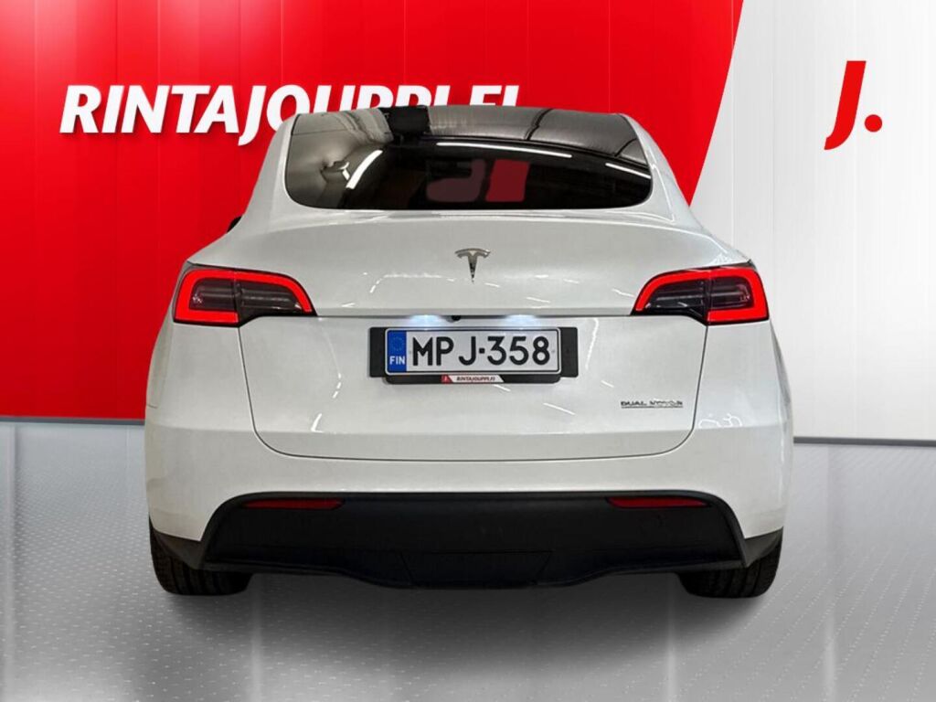 Tesla Model Y 2024 Valkoinen