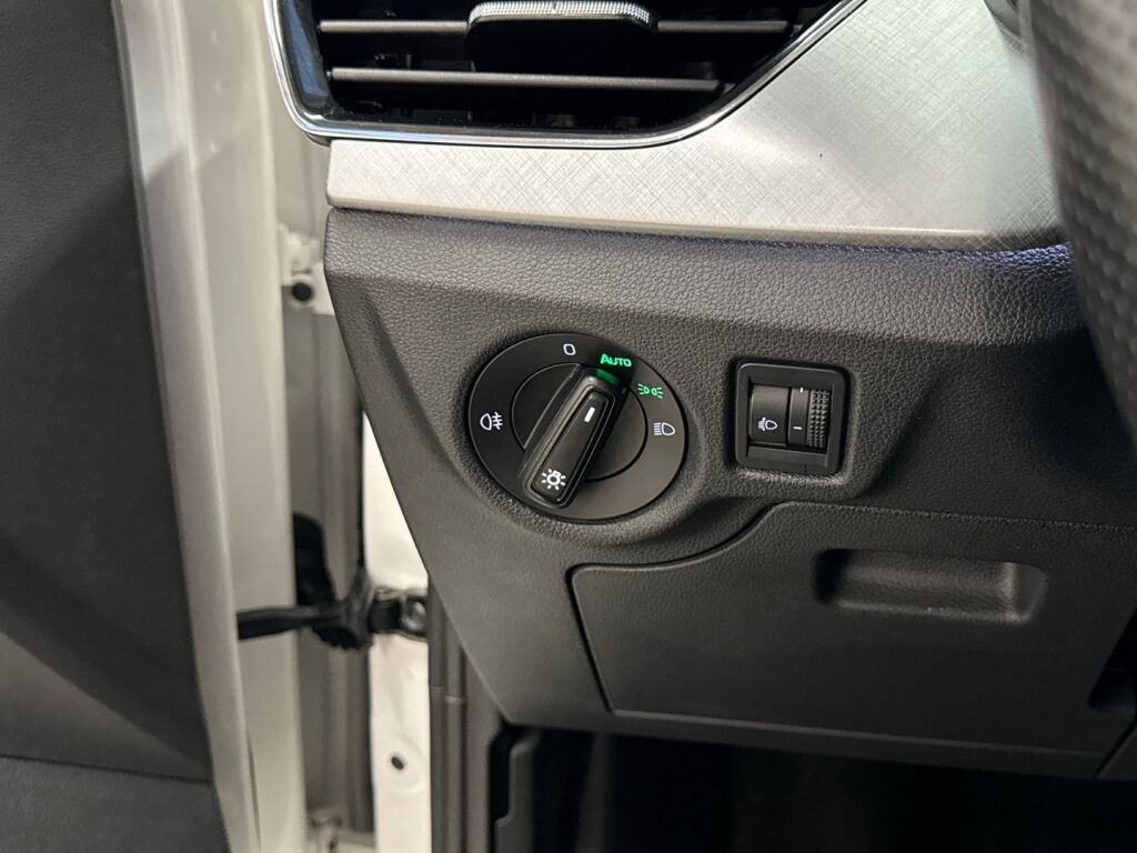 Skoda Kamiq 2024 Valkoinen