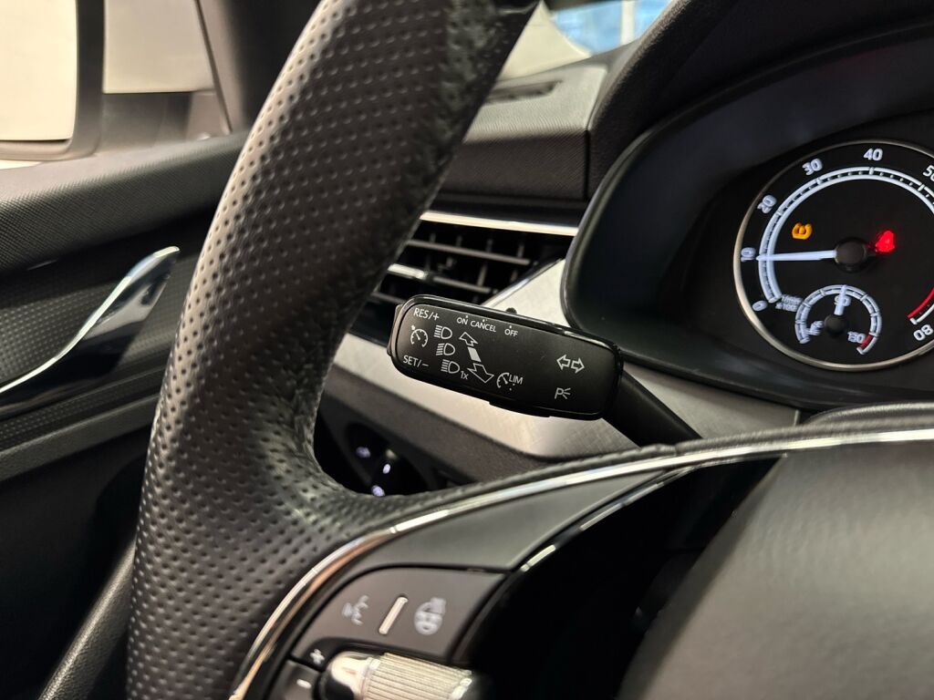 Skoda Kamiq 2024 Valkoinen