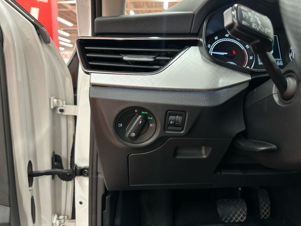 Skoda Kamiq 2024 Valkoinen
