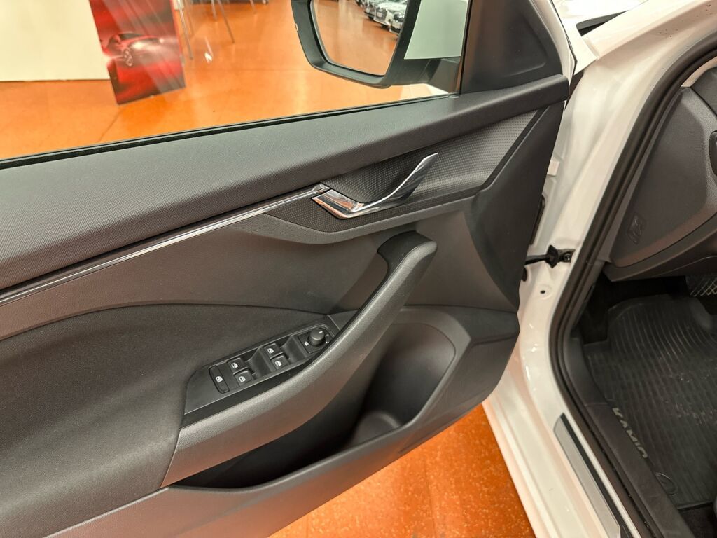 Skoda Kamiq 2024 Valkoinen