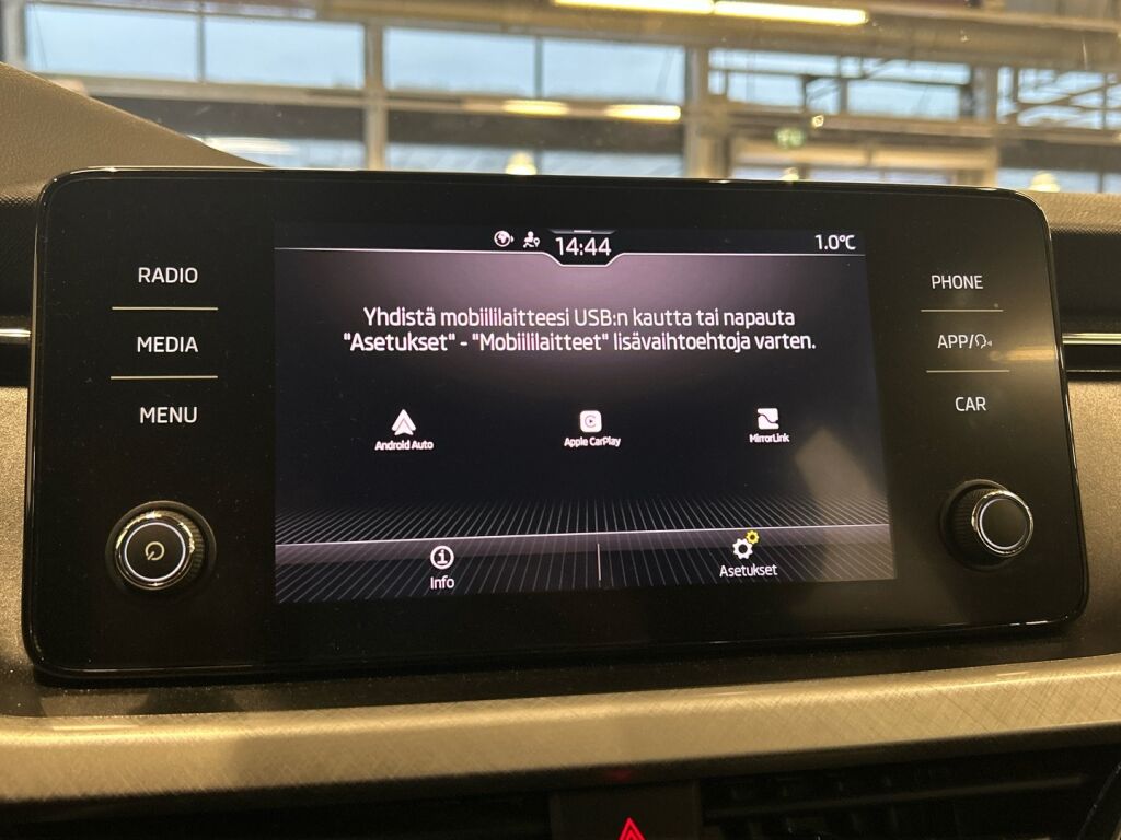 Skoda Kamiq 2024 Valkoinen