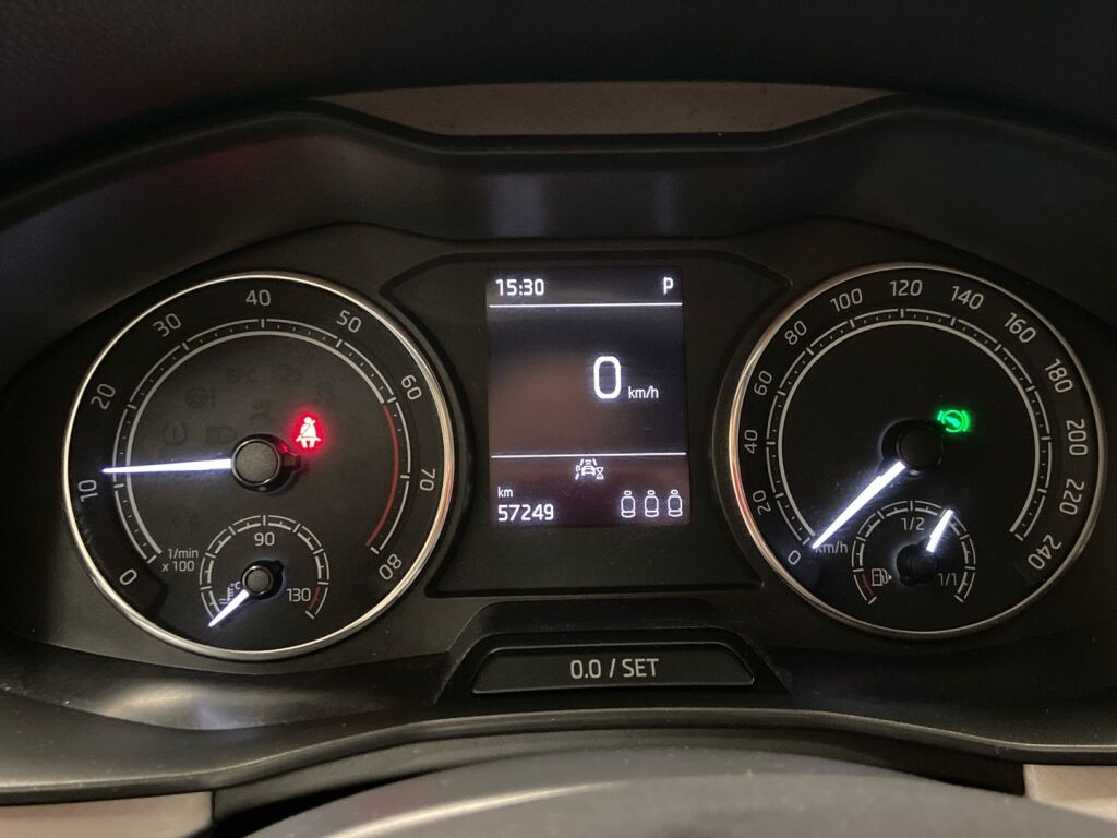 Skoda Kamiq 2024 Valkoinen