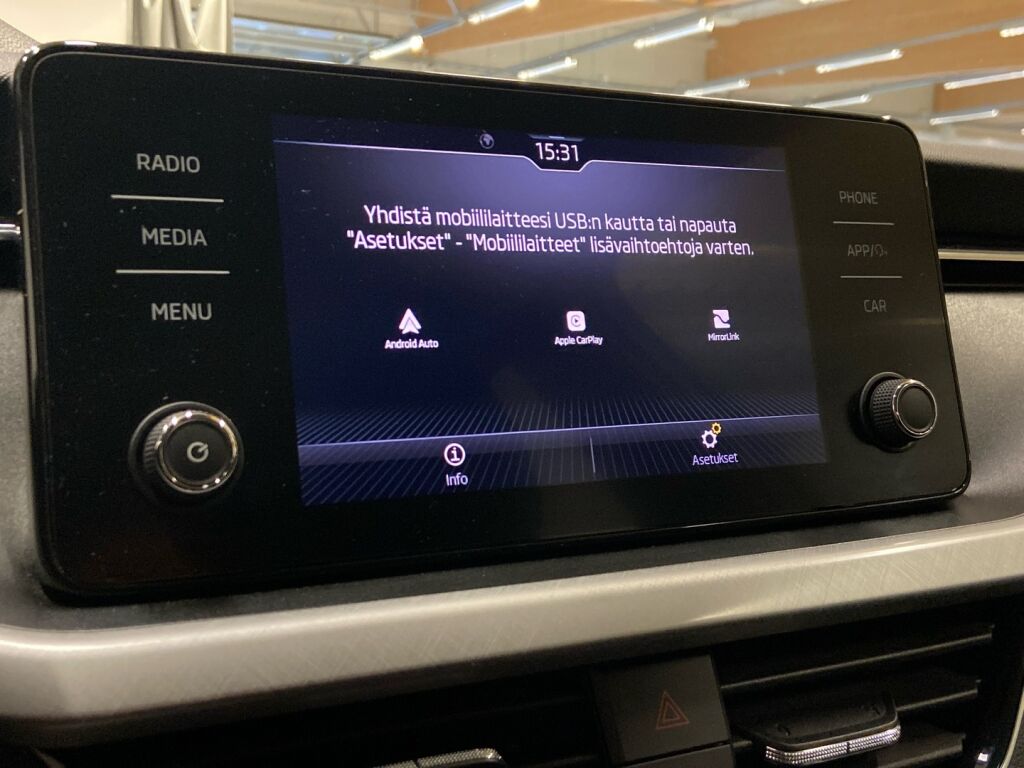 Skoda Kamiq 2024 Valkoinen