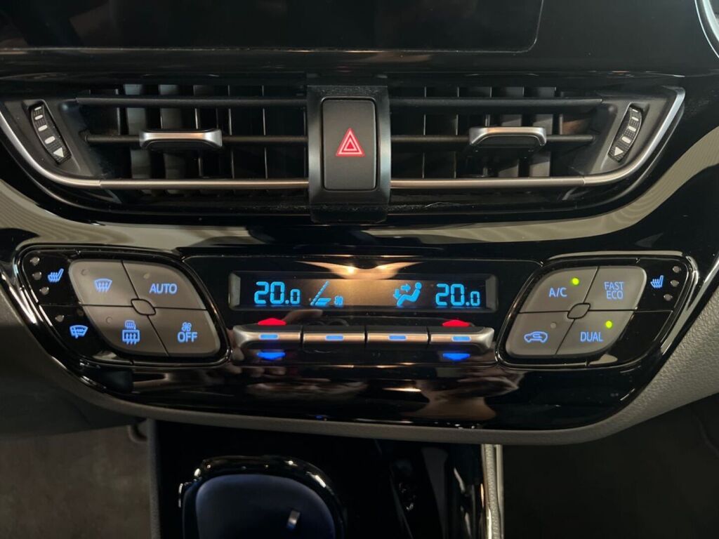 Toyota C-HR 2023 Harmaa