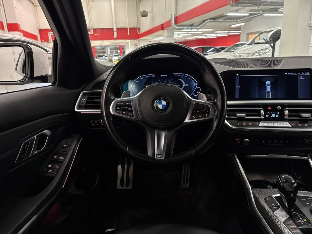 BMW 330 2021 Valkoinen