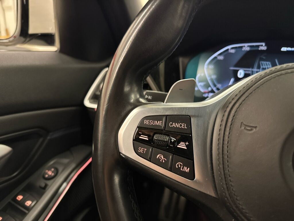 BMW 330 2021 Valkoinen