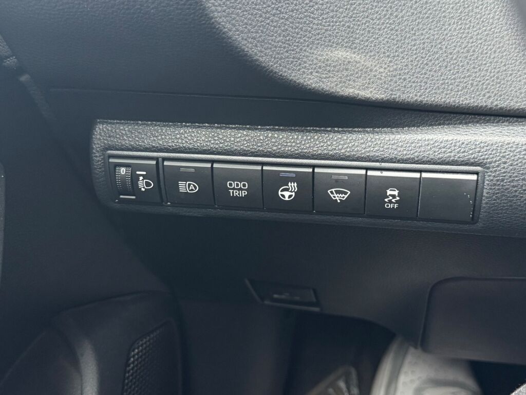 Toyota Corolla 2024 Ruskea (beige)