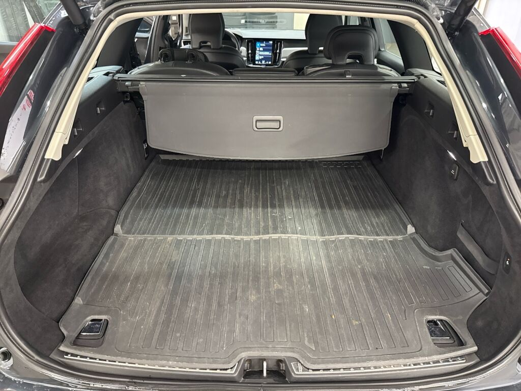 Volvo V90 2020 Harmaa