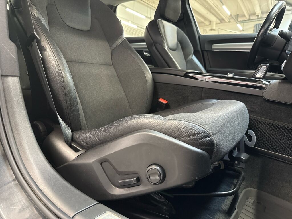 Volvo V90 2020 Harmaa