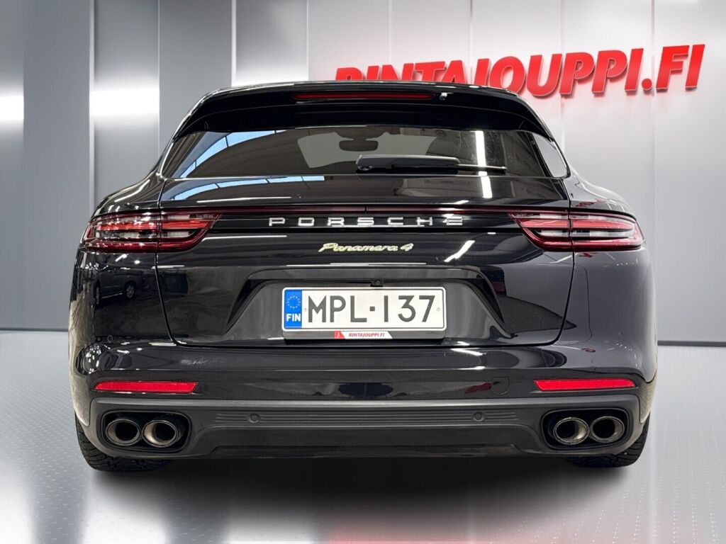Porsche Panamera 2020 Musta