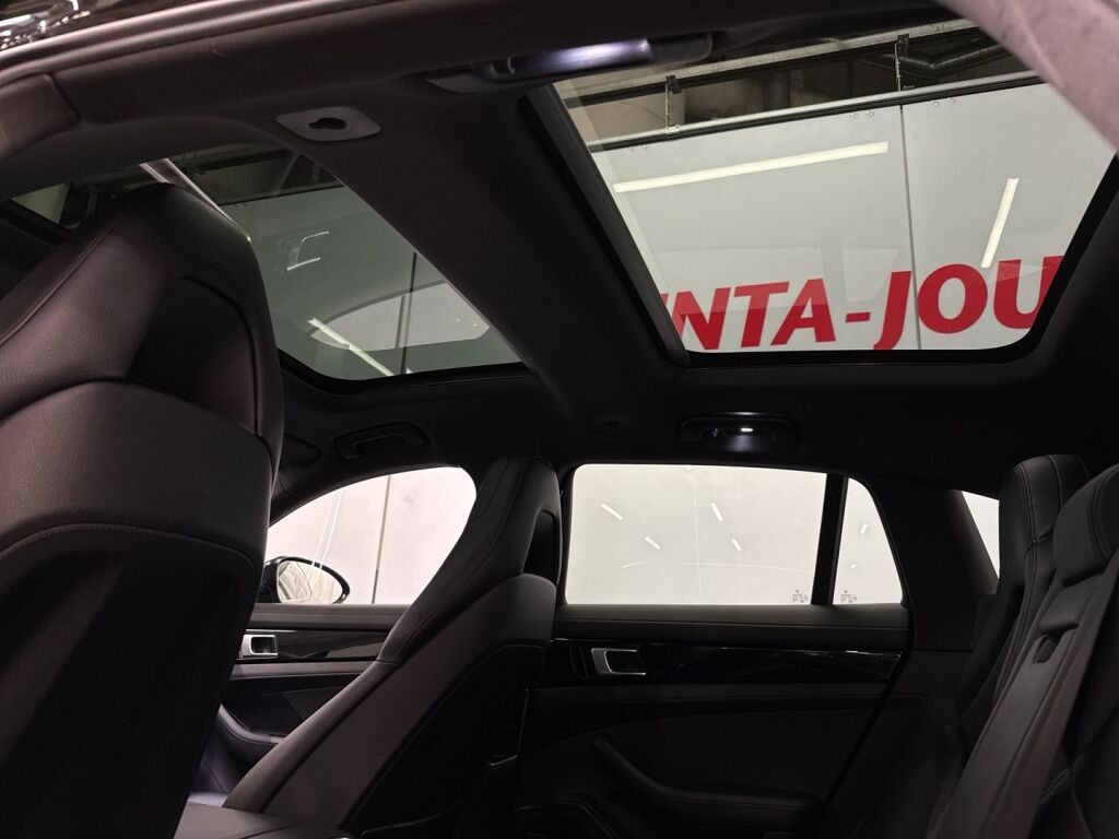 Porsche Panamera 2020 Musta