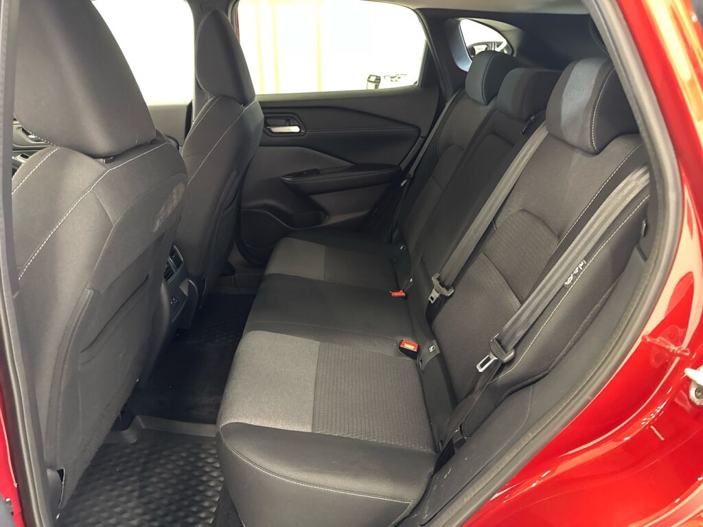 Nissan Qashqai 2024 Punainen